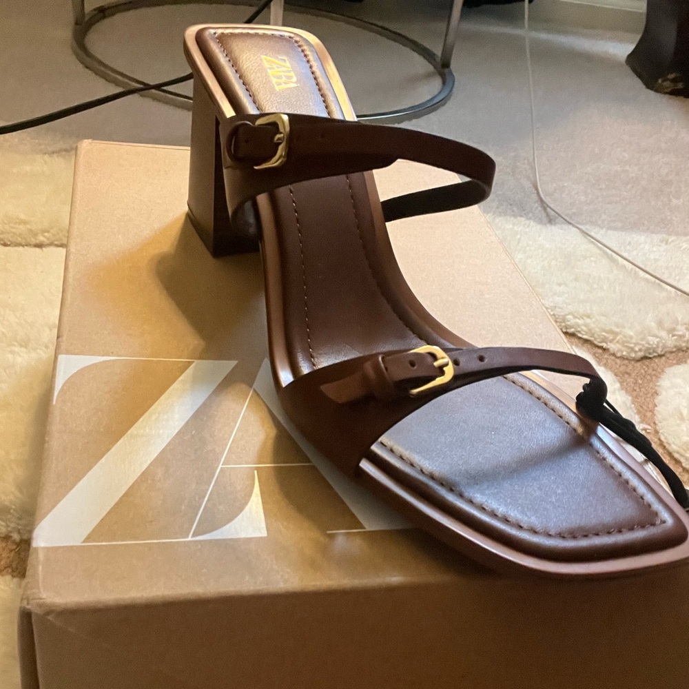 Block heel leather sandal - Picture 2 of 3